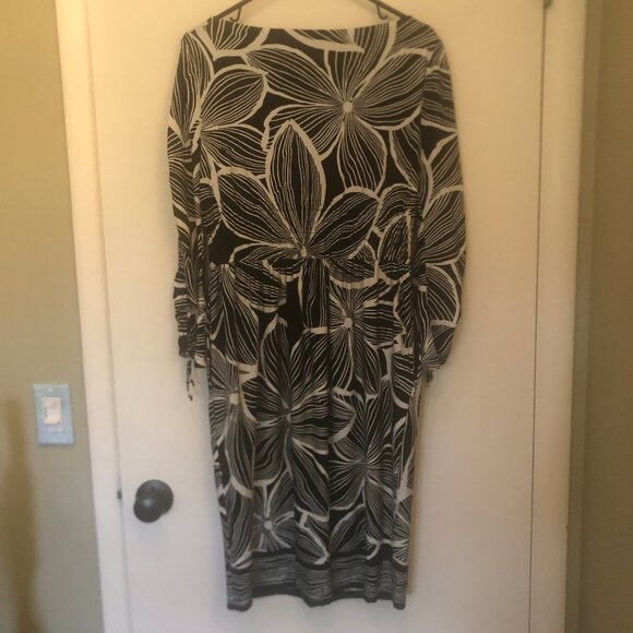 Maggy London black & white 3/4-sleeve floral print jersey knit dress sz 10 - Picture 9 of 9